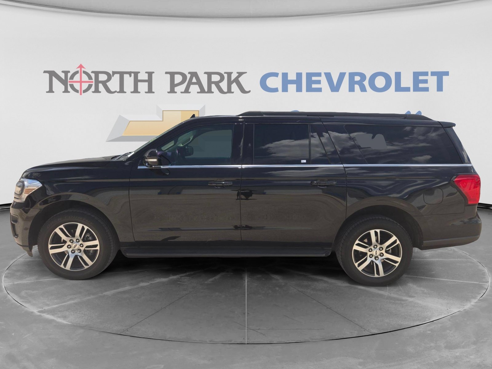Used 2024 Ford Expedition Max XLT RWD image 6