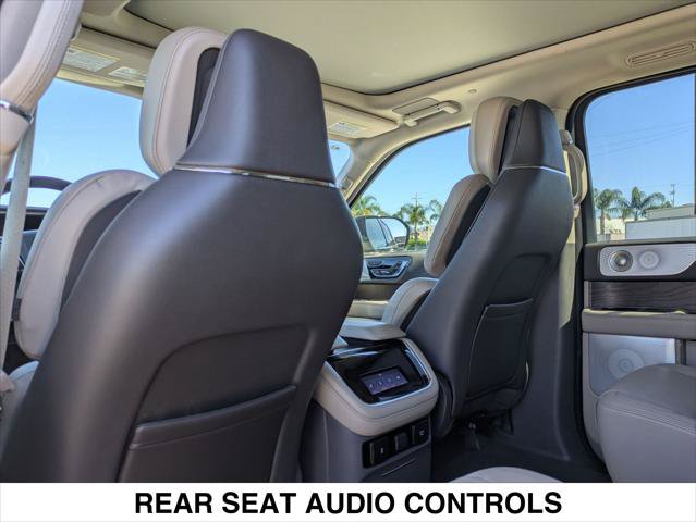 Used 2024 Lincoln Navigator Reserve AWD/4WD image 25