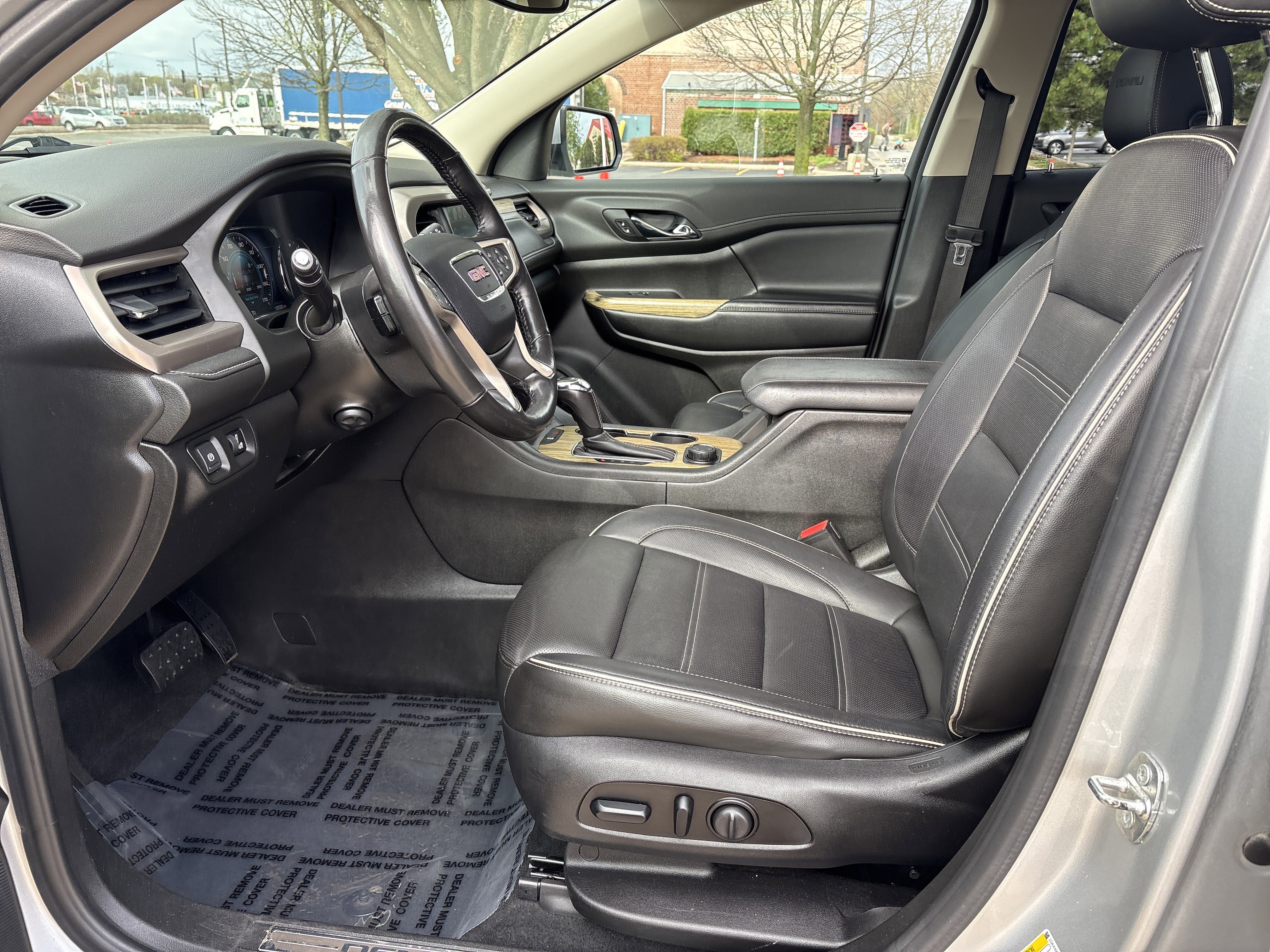 Used 2019 GMC Acadia Denali w/ Technology Package AWD/4WD image 11