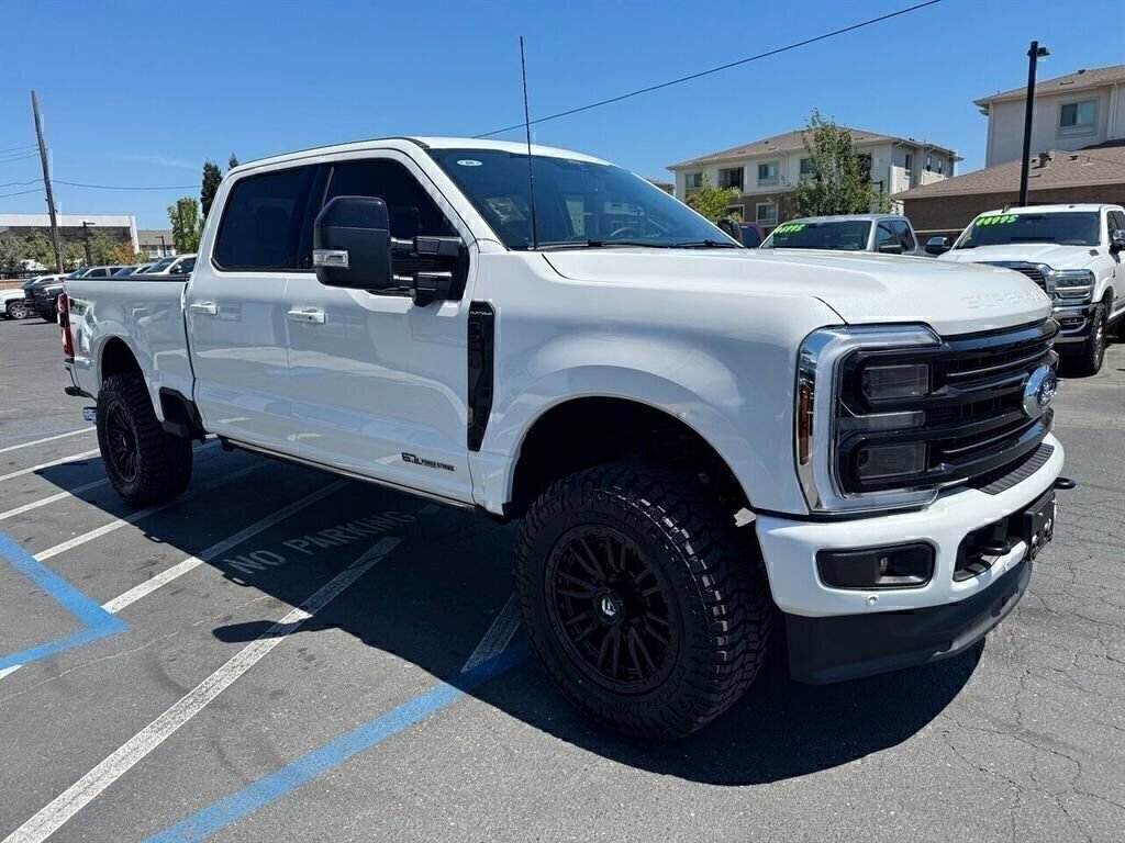 Used 2026 Ford F250 Platinum w/ FX4 Off-Road Package AWD/4WD image 3