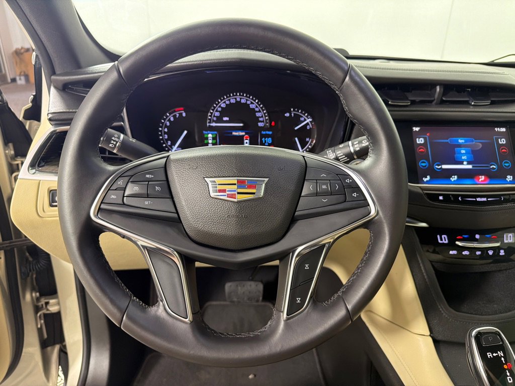 Used 2017 Cadillac XT5 FWD image 15