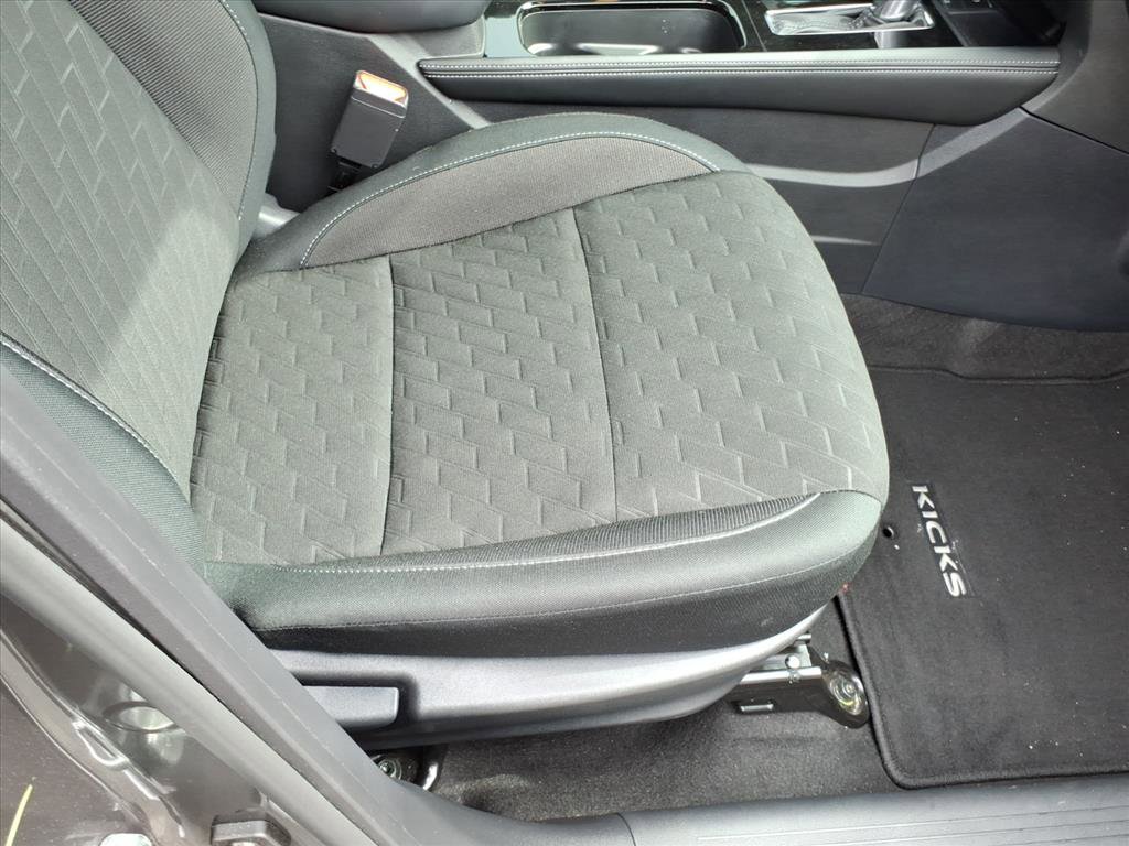 Used 2024 Nissan Kicks SV image 17