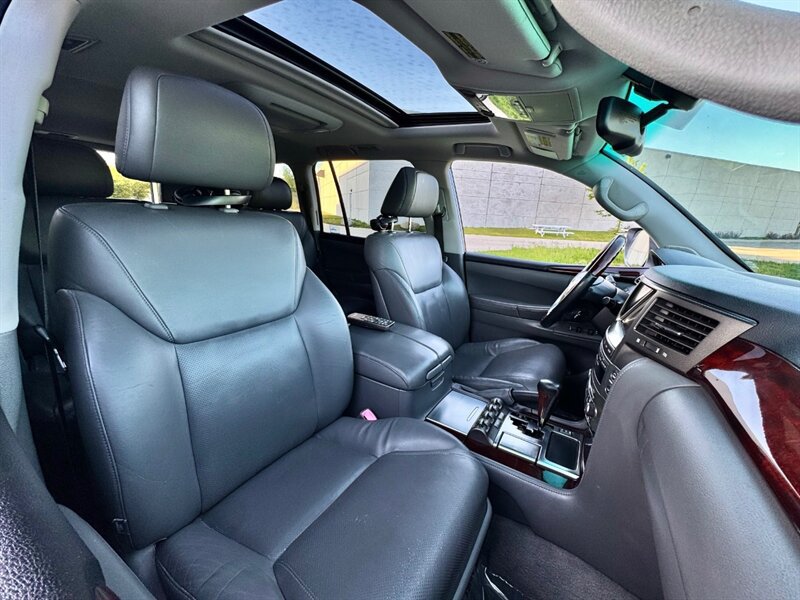 Used 2010 Lexus LX 570 4WD image 22