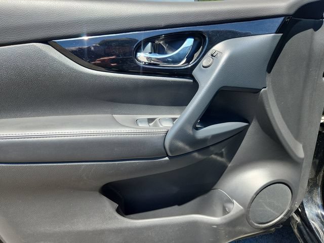 Used 2022 Nissan Rogue Sport SL AWD/4WD image 13