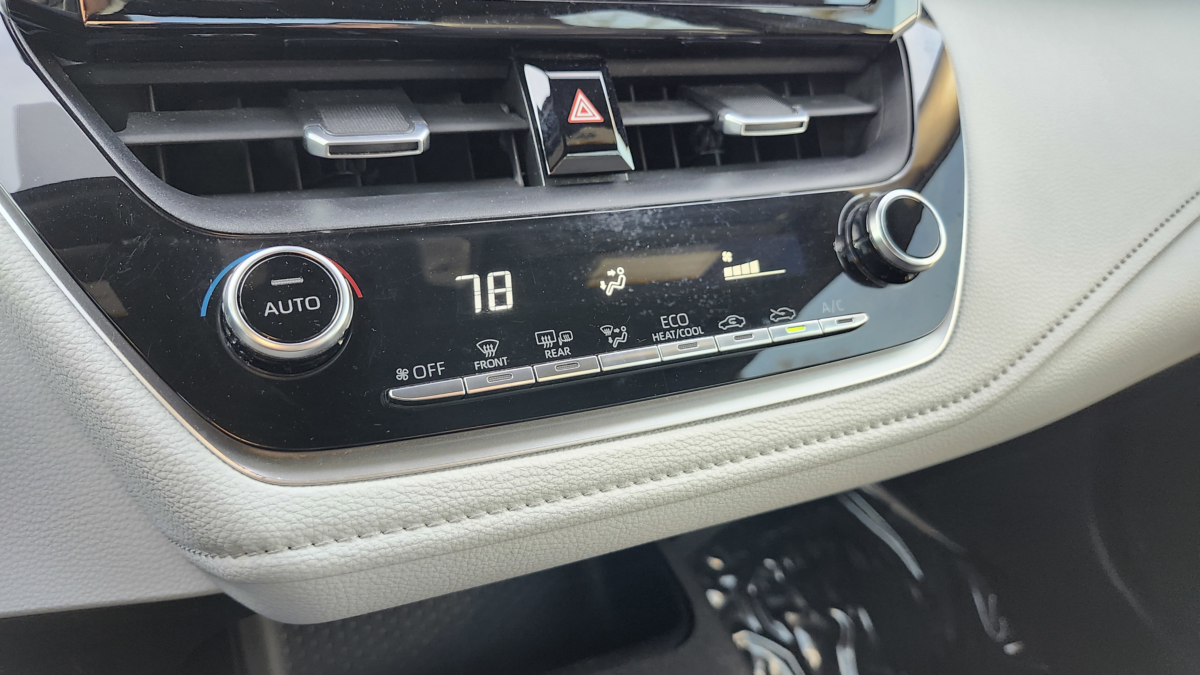 Used 2021 Toyota Corolla SE image 28