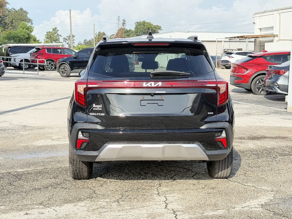 Certified 2025 Kia Seltos S AWD/4WD image 6
