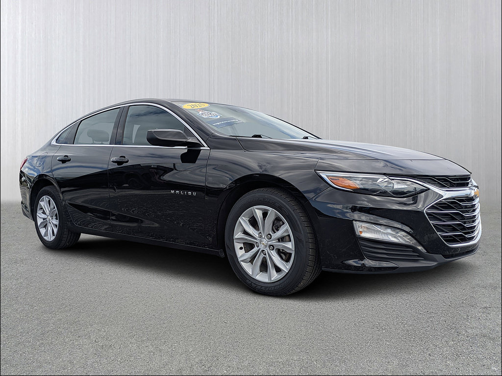 Used 2025 Chevrolet Malibu LT FWD image 1