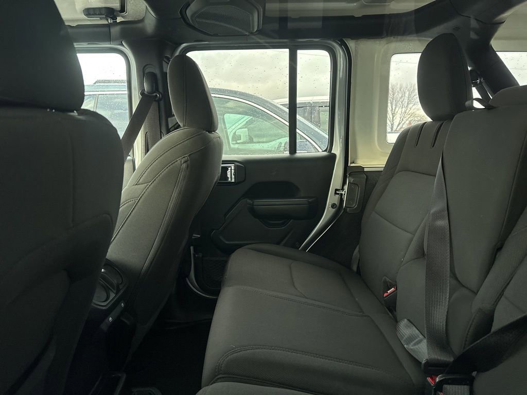 Used 2023 Jeep Wrangler Unlimited image 16
