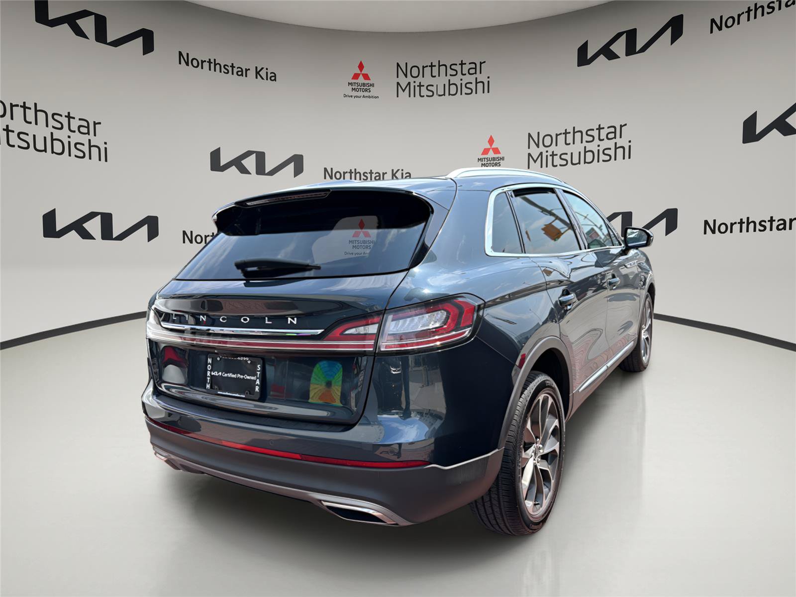Used 2023 Lincoln Nautilus Reserve AWD/4WD image 5