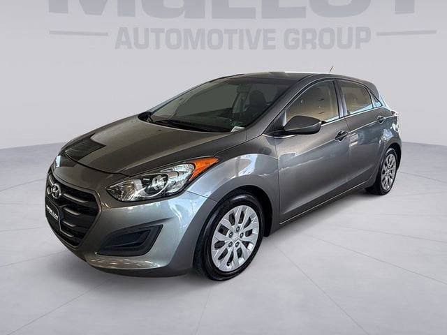 Used 2017 Hyundai Elantra GT FWD image 1
