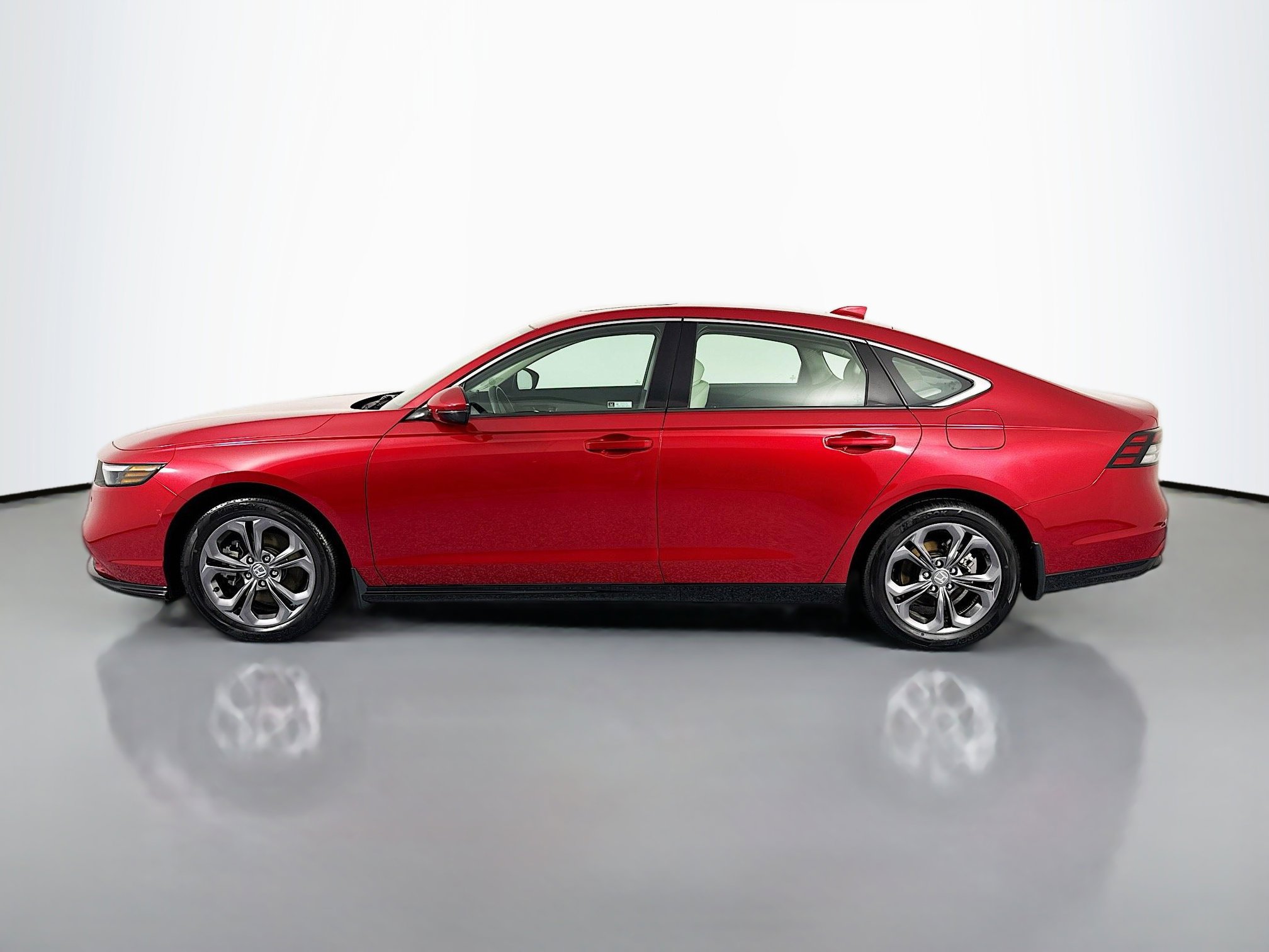 Certified 2024 Honda Accord EX-L image 8