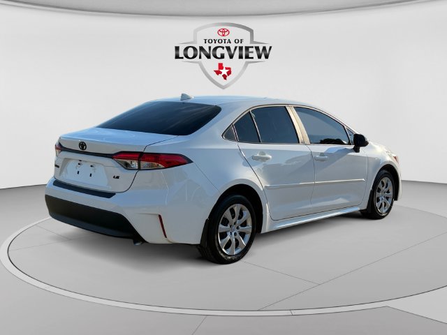 Used 2026 Toyota Corolla LE FWD image 5