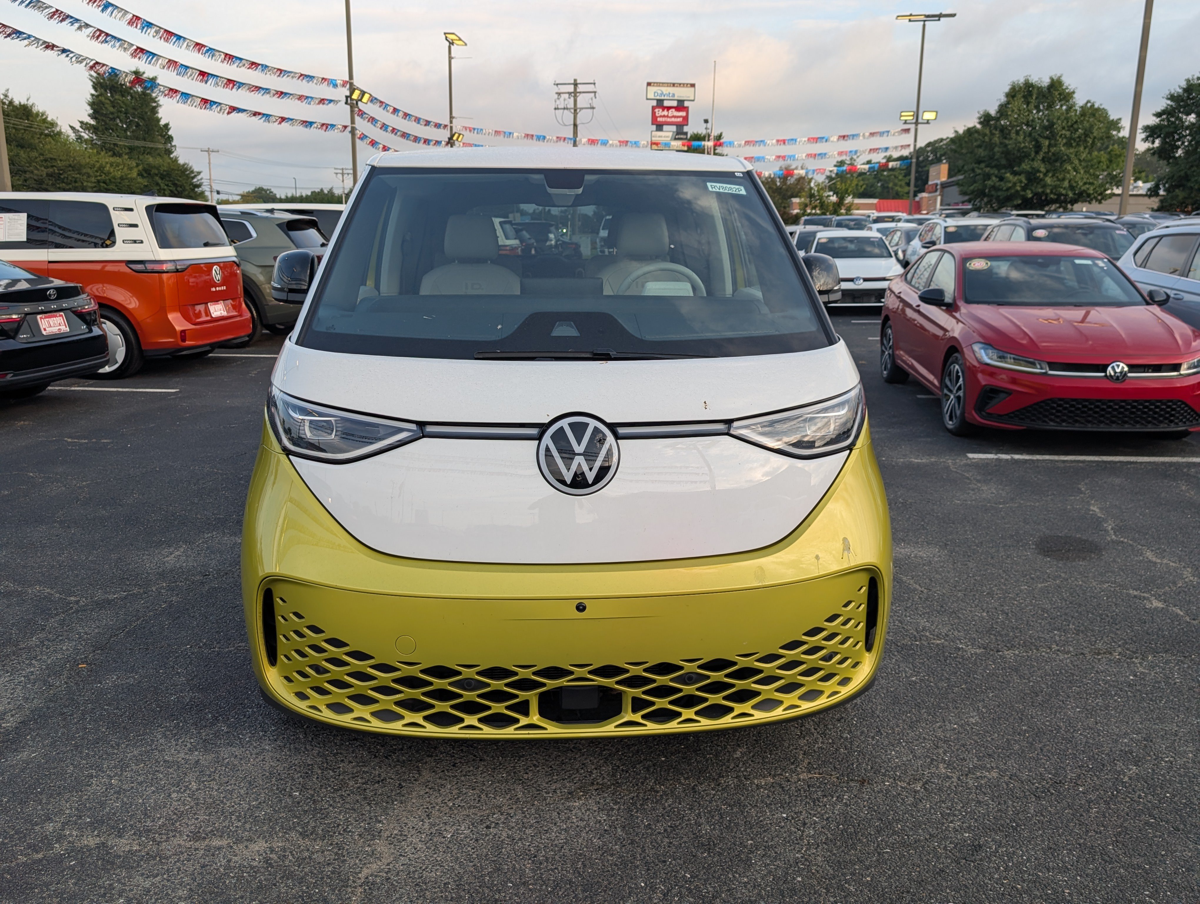 Used 2025 Volkswagen ID. Buzz 1st Edition w/ Cupholders Package AWD/4WD image 8