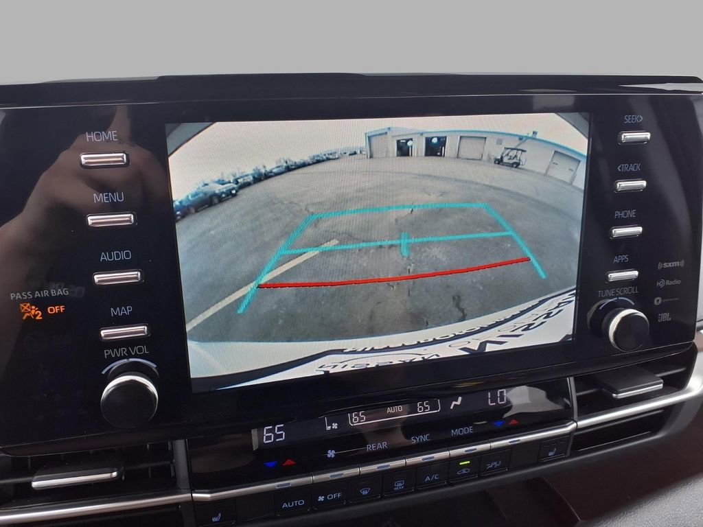 Used 2024 Toyota Sienna XLE w/ XLE Plus Package image 7