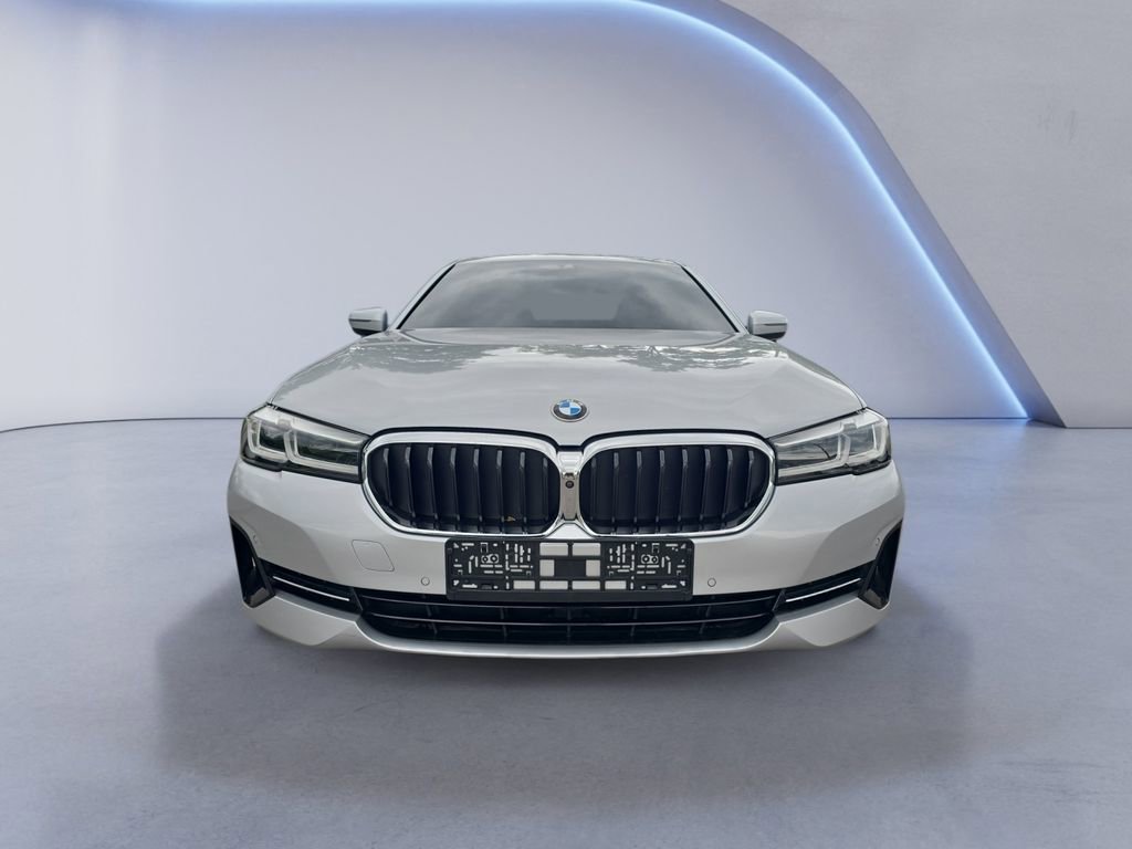 Used 2021 BMW 530i xDrive w/ Premium Package AWD/4WD image 8