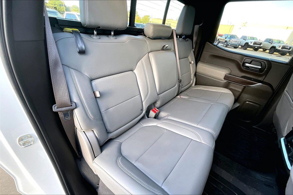 Used 2021 GMC Sierra 1500 SLT w/ SLT Premium Package AWD/4WD image 32