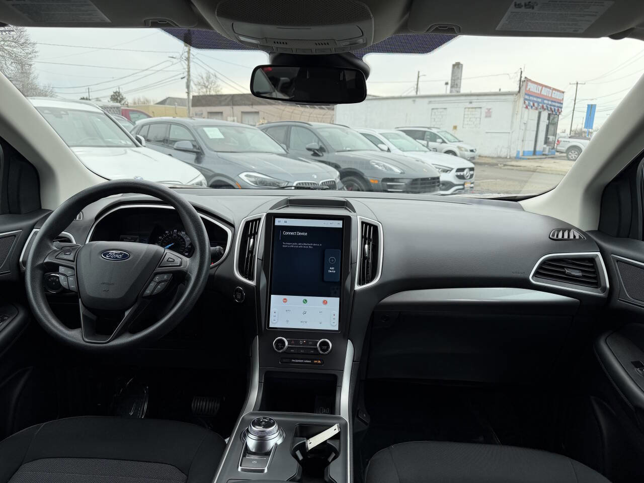 Used 2021 Ford Edge SE image 9