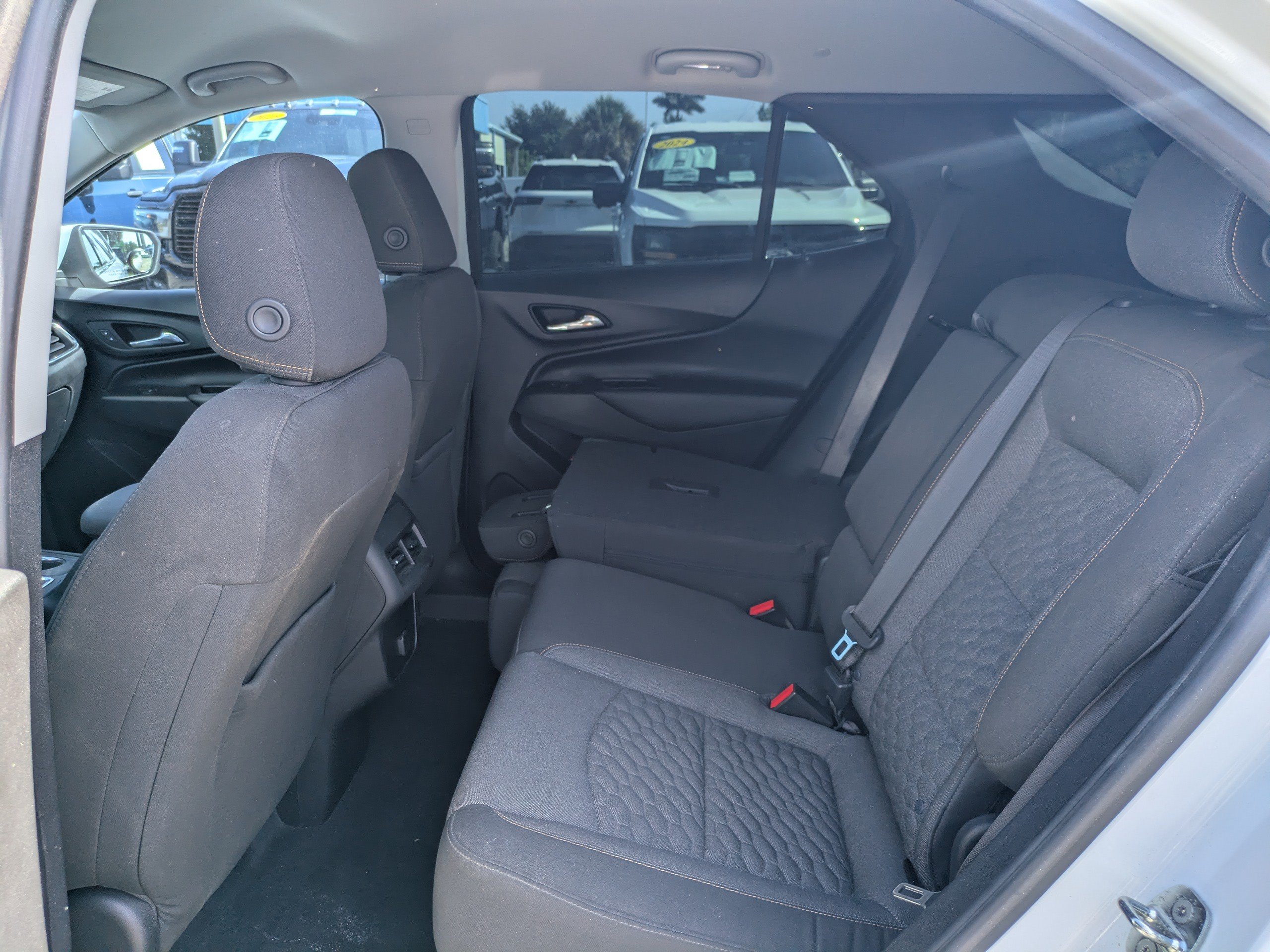 Used 2018 Chevrolet Equinox LT FWD image 13