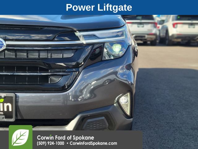 Used 2025 Subaru Forester Touring w/ Popular Package - Touring AWD/4WD image 8