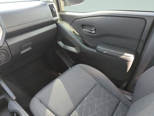 Certified 2025 Nissan Frontier SV image 26