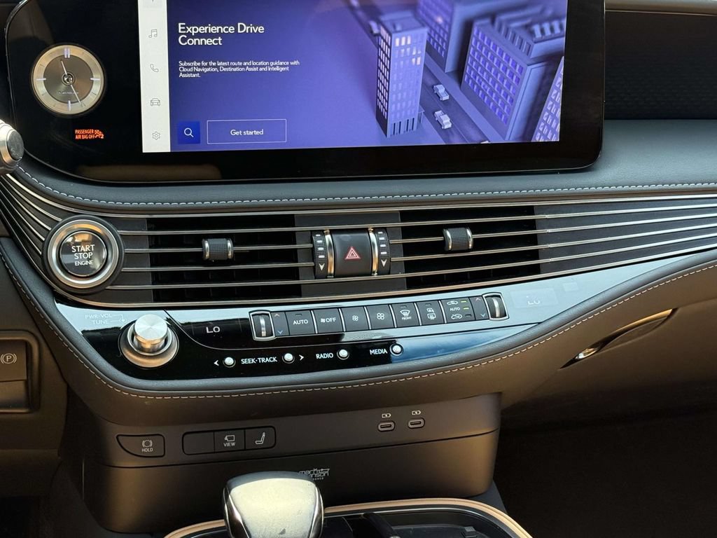 Used 2023 Lexus LS 500 AWD w/ Luxury Package image 18