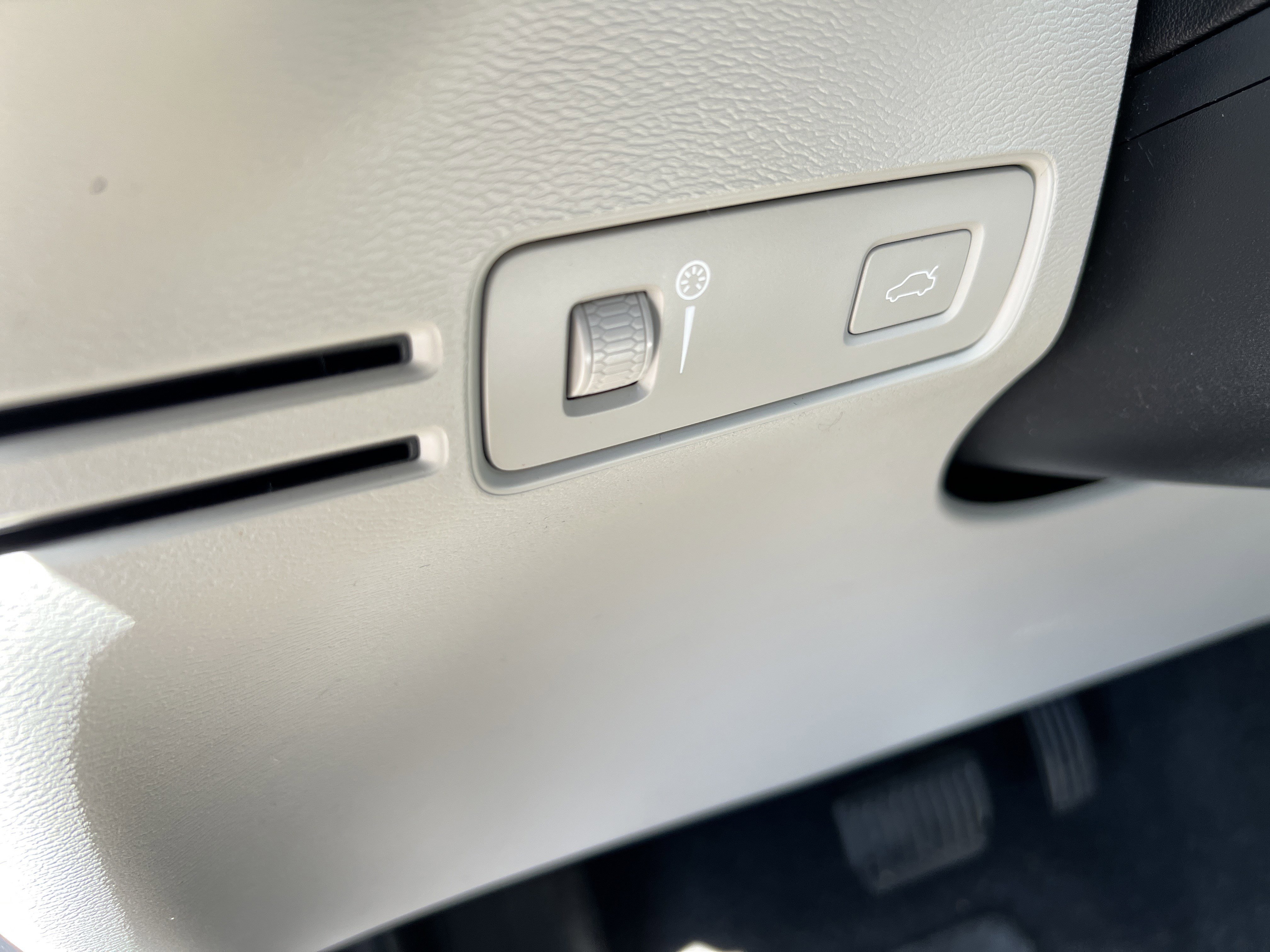 Used 2019 Volvo XC40 T5 Inscription image 37