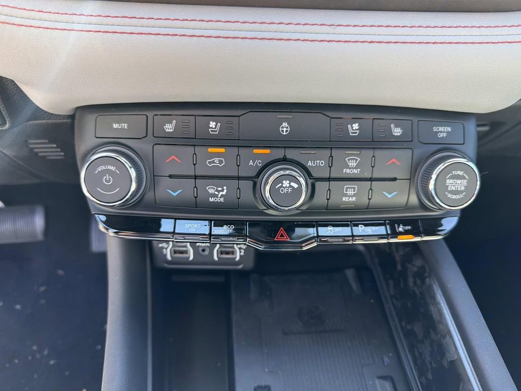 Used 2023 Dodge Durango R/T image 37