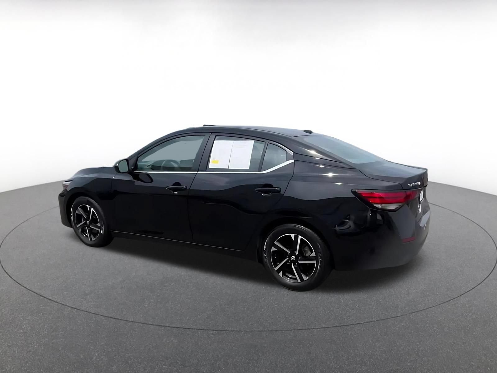 Used 2025 Nissan Sentra SV FWD image 10
