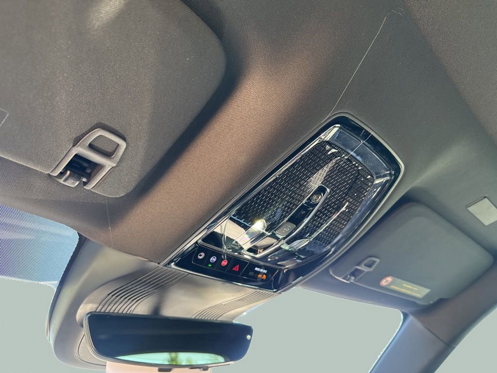 New 2026 Cadillac Vistiq Sport w/ LPO, Floor Liner Package image 37