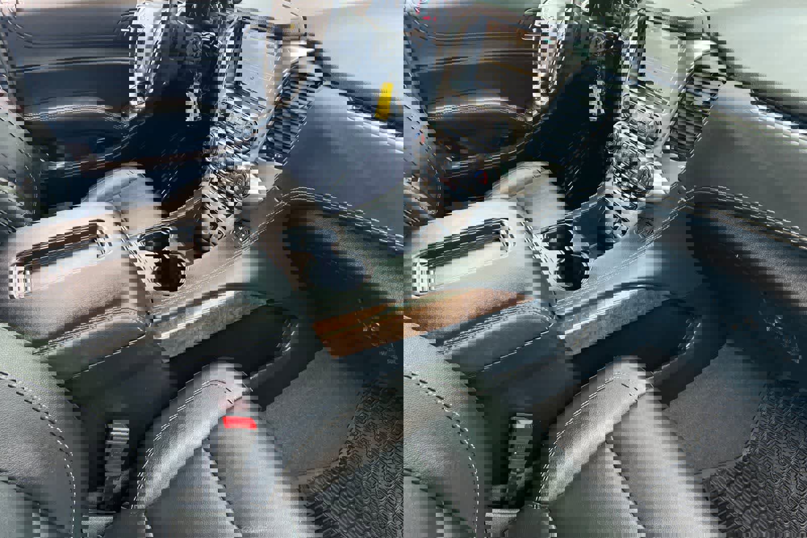 Used 2019 Chevrolet Suburban LT image 20