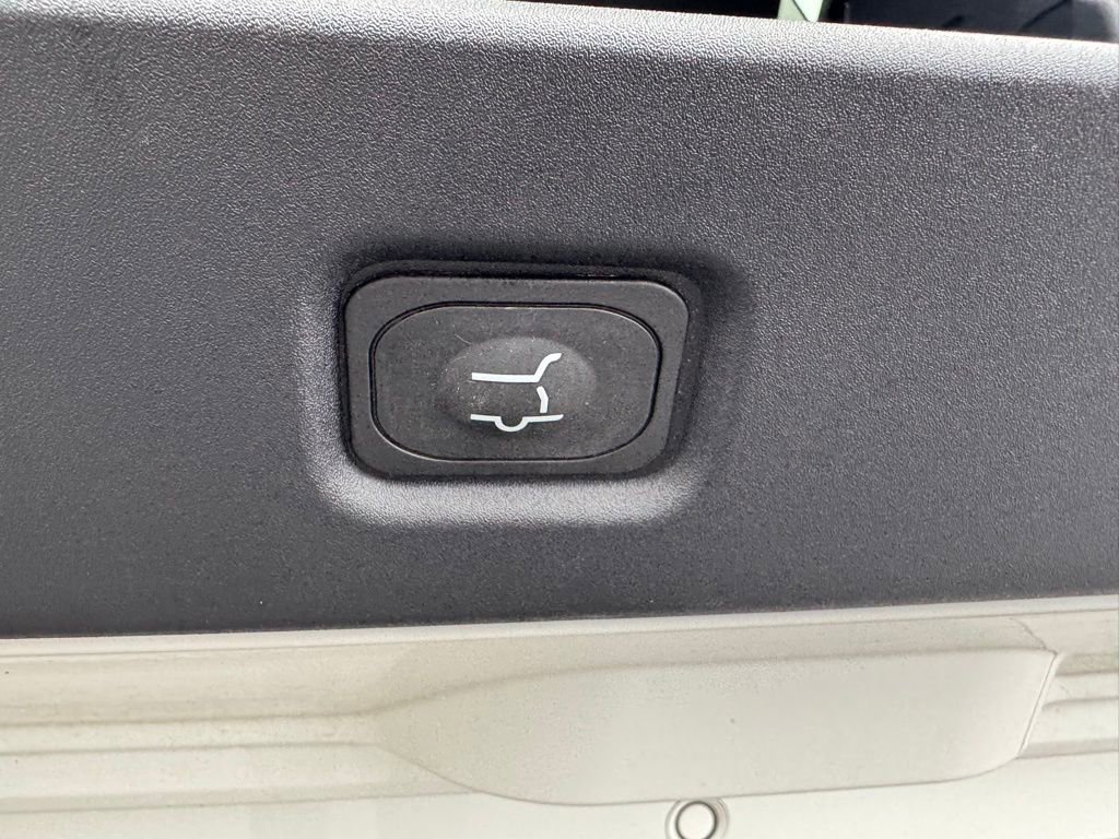 Used 2025 Ford Expedition Platinum w/ Platinum Ultimate Package image 11