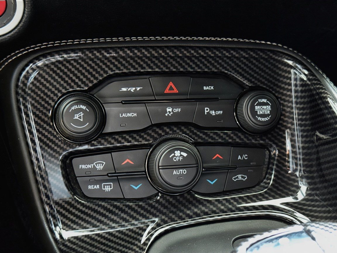 Used 2015 Dodge Challenger SRT RWD image 12