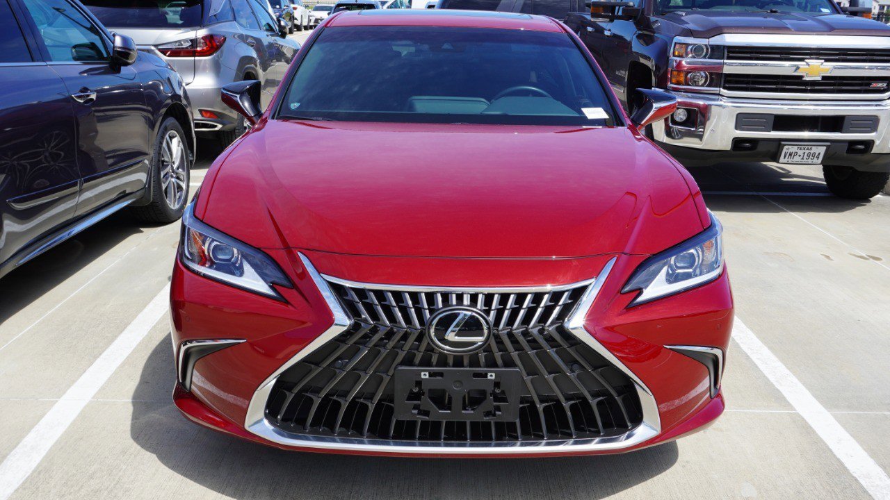 Used 2025 Lexus ES 350 w/ Premium Package image 2