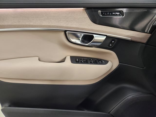 New 2026 Volvo XC90 T8 Plus w/ Protection Package Premier AWD/4WD image 23