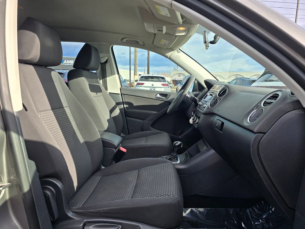 Used 2011 Volkswagen Tiguan S AWD/4WD image 10