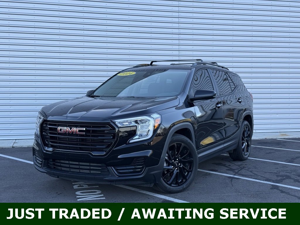Used 2024 GMC Terrain SLE w/ Driver Convenience Package image 1