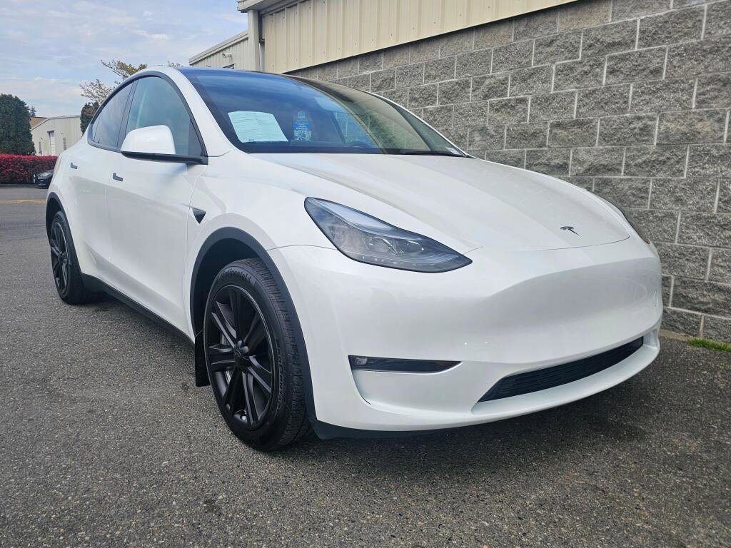Used 2024 Tesla Model Y Long Range AWD/4WD image 13