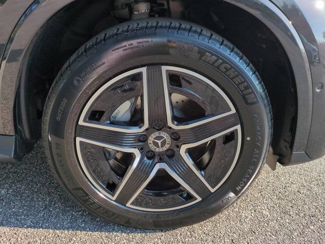 Used 2026 Mercedes-Benz GLC 300 4MATIC image 11