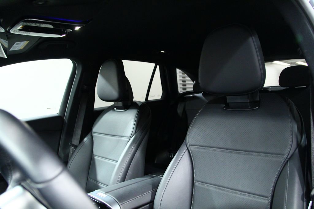 Certified 2025 Mercedes-Benz GLC 300 image 6