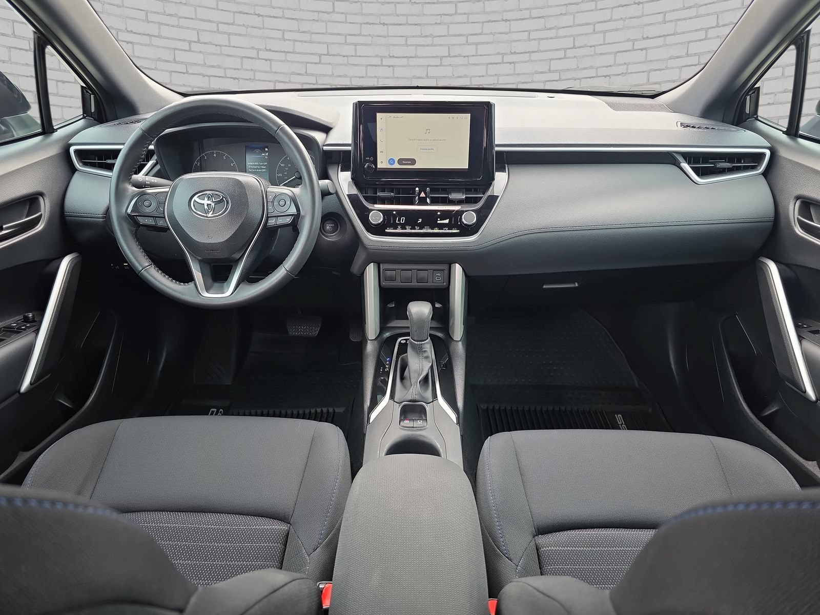 Used 2025 Toyota Corolla Cross AWD Hybrid image 10