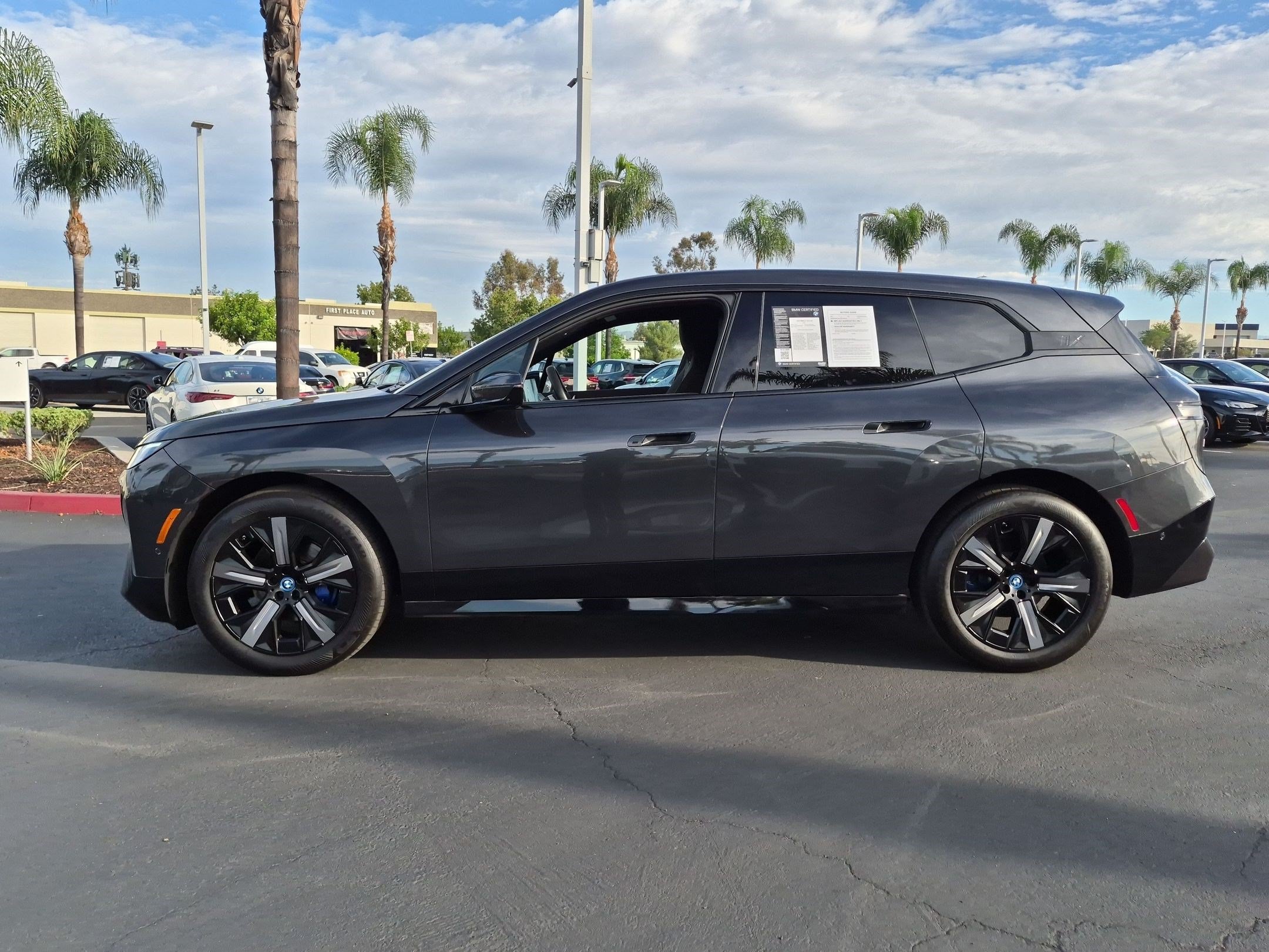Certified 2025 BMW iX xDrive50 AWD/4WD image 7