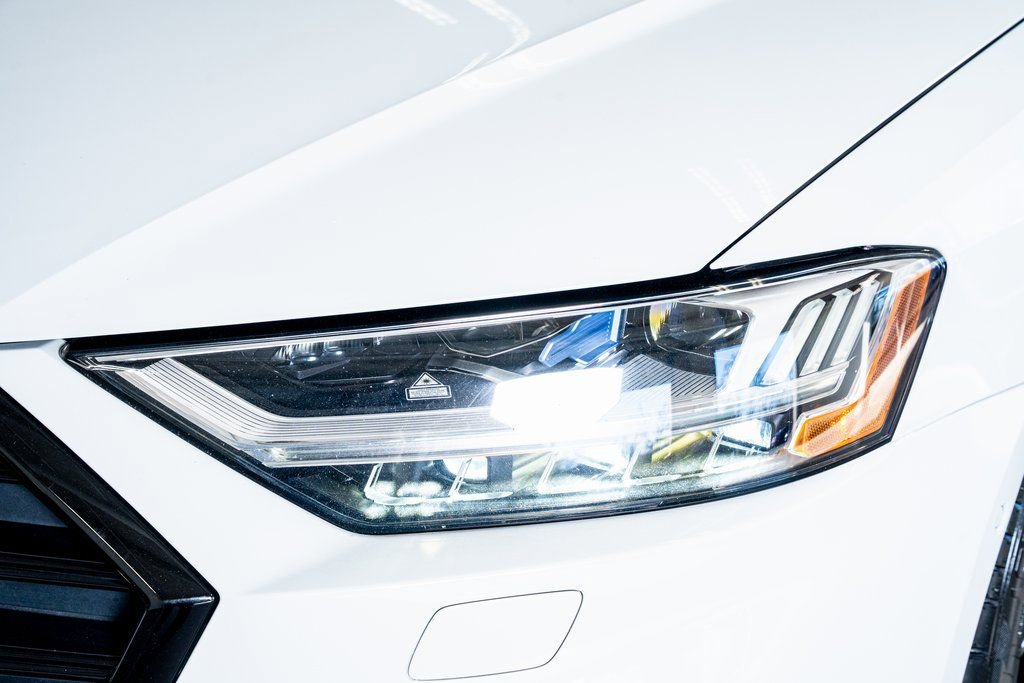 Used 2020 Audi S8 L w/ S8 Executive Package image 13