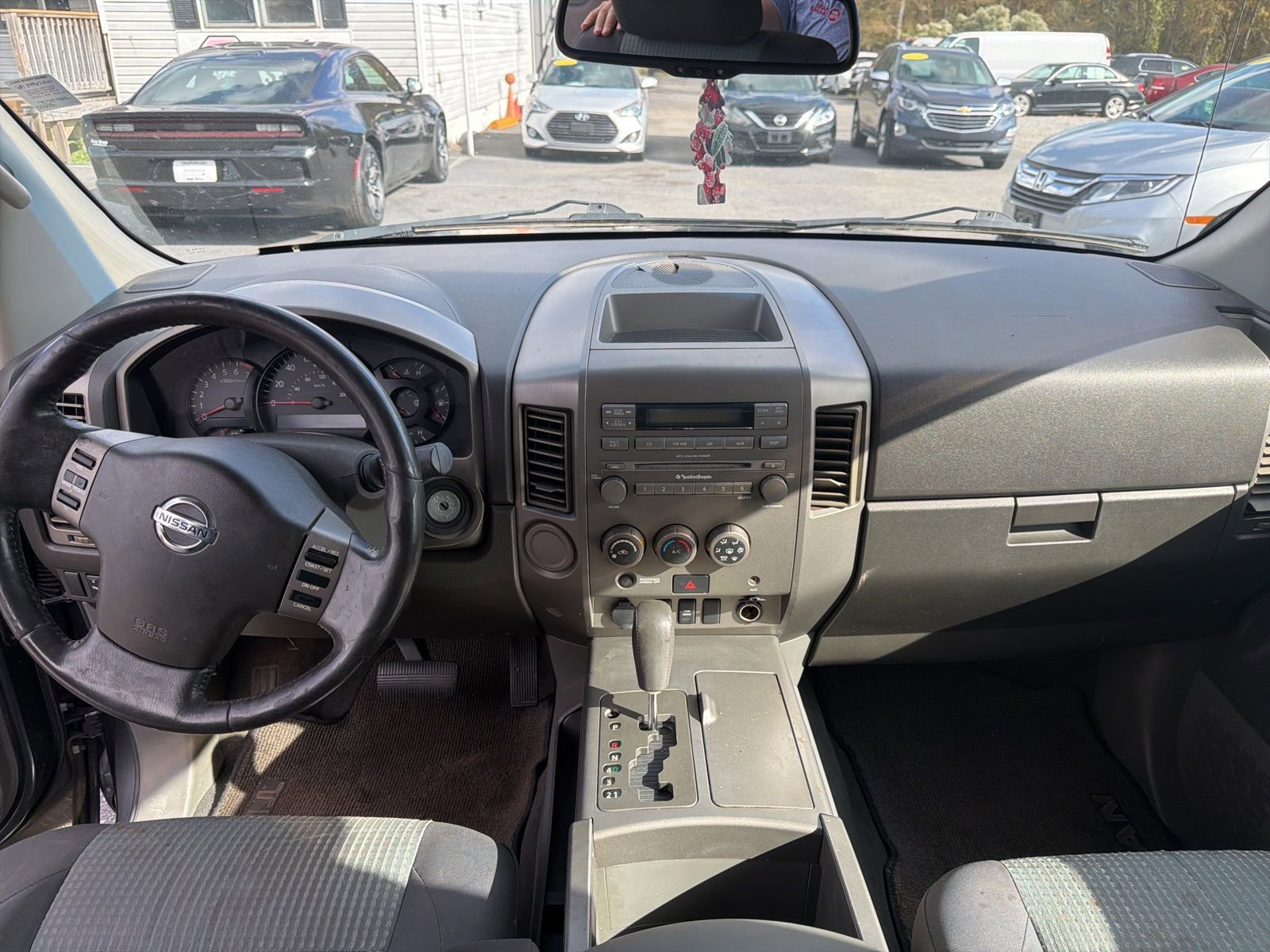 Used 2006 Nissan Titan SE image 11