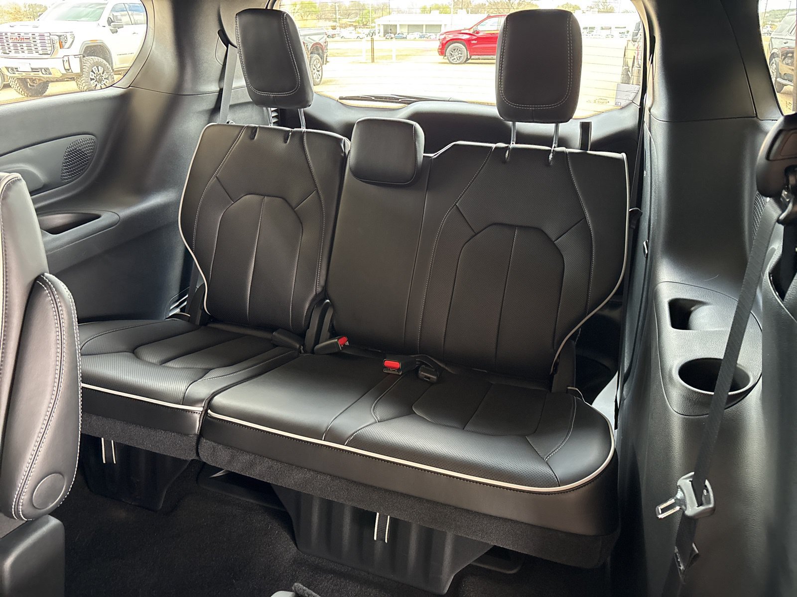 New 2026 Chrysler Pacifica Limited w/ S Appearance Package FWD image 18