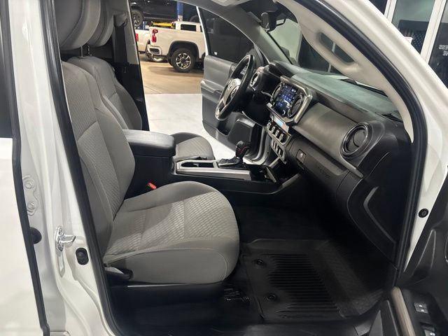 Used 2023 Toyota Tacoma SR5 w/ Technology Package AWD/4WD image 36