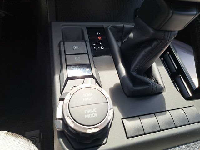 Used 2026 Toyota 4Runner SR5 AWD/4WD image 21