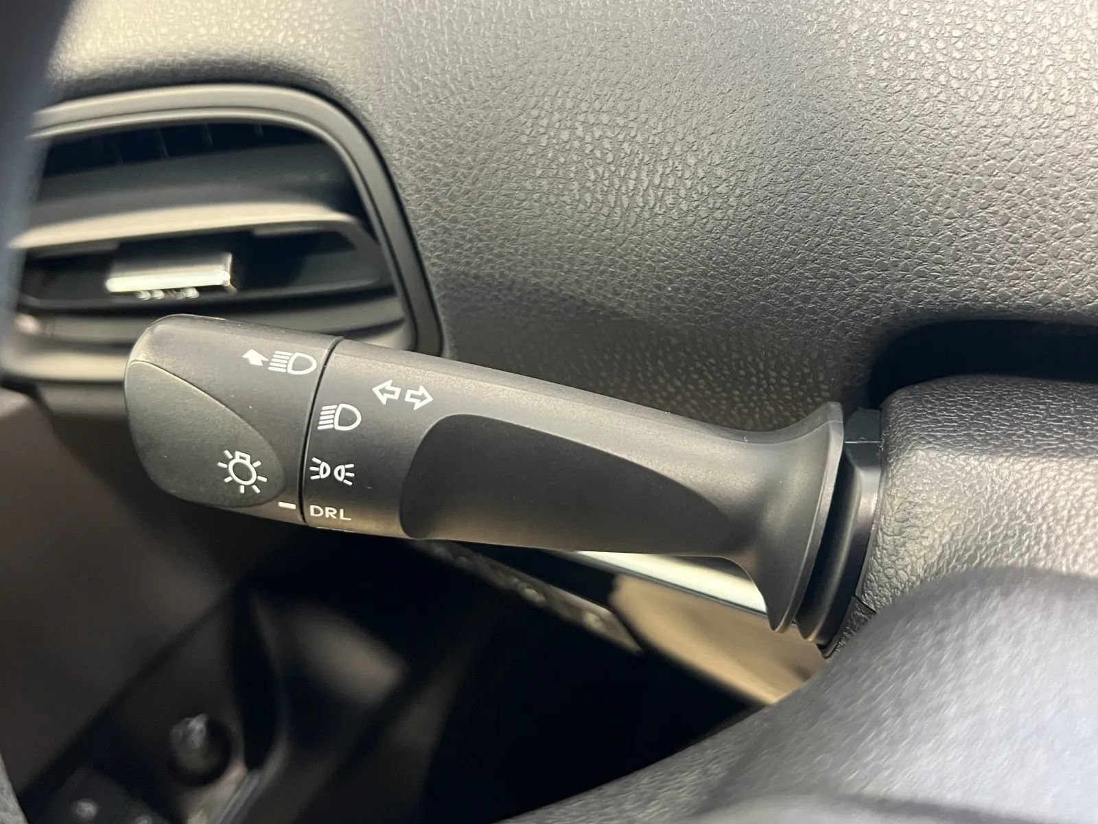 Used 2019 Toyota Prius LE FWD image 36