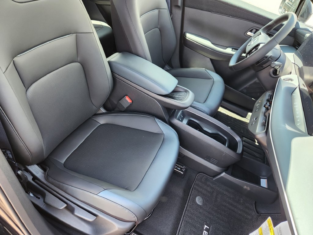 New 2026 Nissan Leaf SV+ w/ Floor Mat Package (SV+) FWD image 11