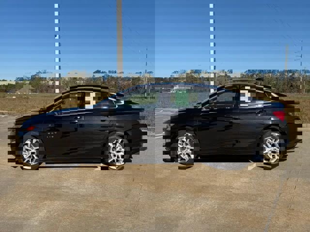 Used 2024 Chevrolet Malibu LT image 2