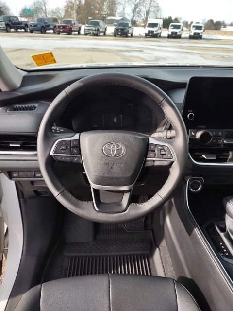 Used 2025 Toyota Grand Highlander AWD image 12